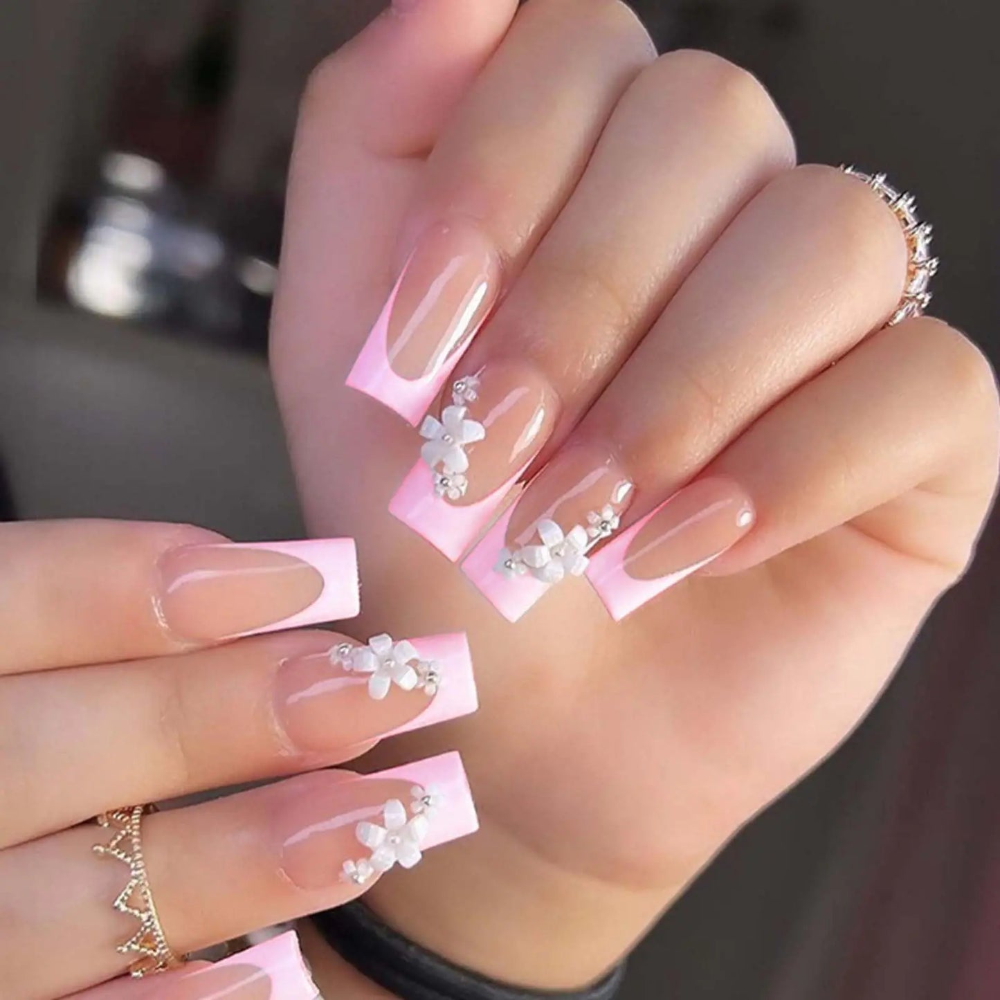 YoYoee Medium Square False Nails 3D Daisy Nails Tips French Press on Nails Cute Fake Nails for Women and Girls 24PCS